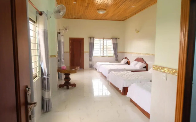 Hill Top Homestay