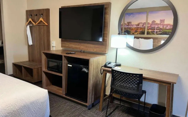 Days Inn By Wyndham Monroe Nc