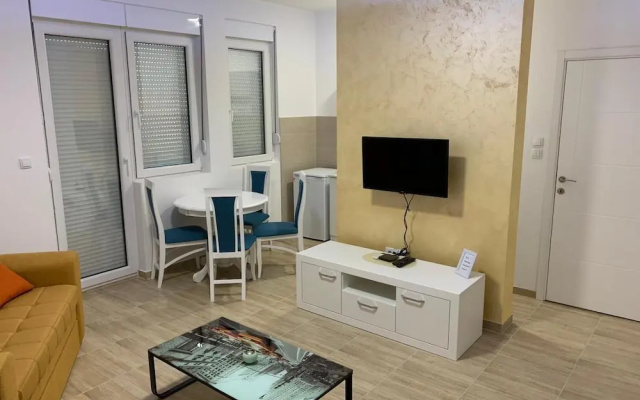 Airport View Apartment