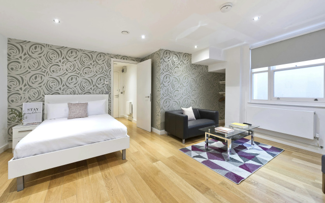 Red Lion Court by City2Stay