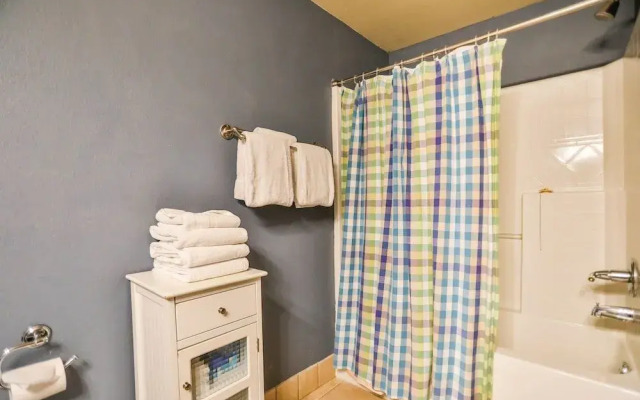 Gateway #5060 - Studio Br Condo