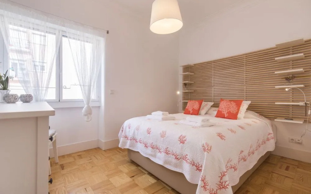 Garden House in Alvalade