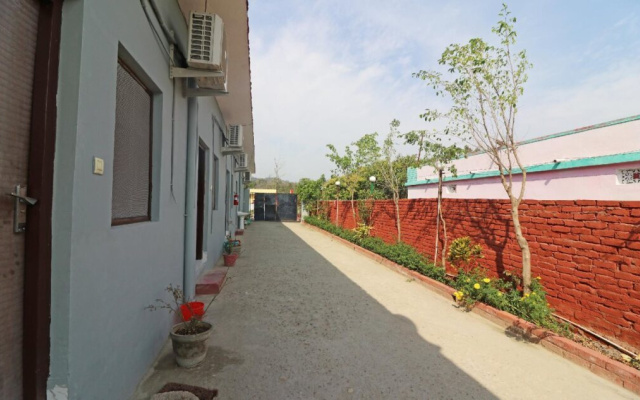 OYO 28195 Corbett Junction