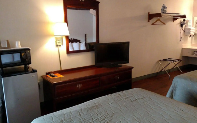 Evergreen Inn