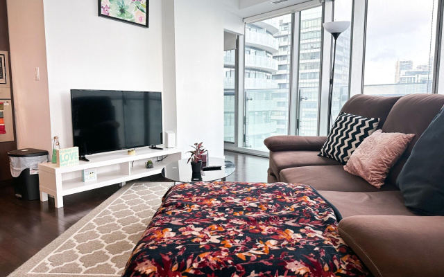 Luxury 2 Bedroom Lakeview
