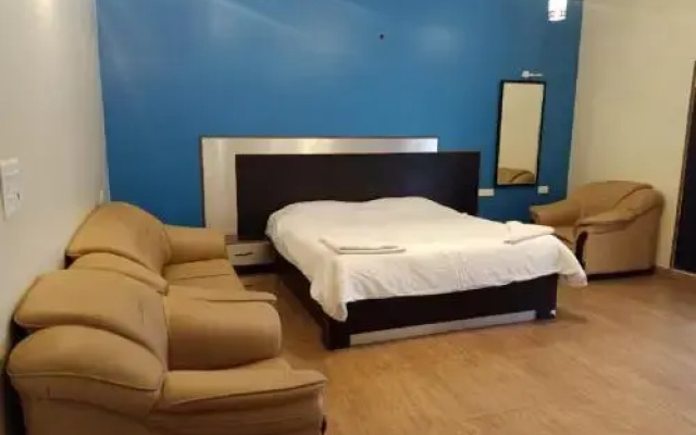 OYO 25081 Atmosphere Family Resort