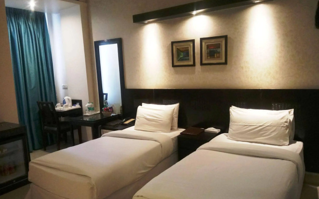 Rockland Hotel - C R Park