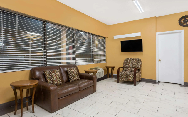 Travelodge by Wyndham Reno Downtown