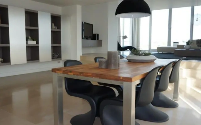 Short Stay Harbour Loft