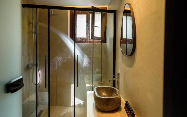 Arthur Suites