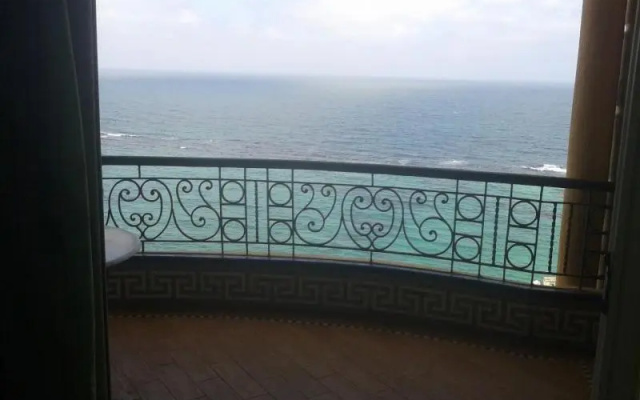 Sidi Gaber Sea View Apartment - 5 Stars - Parking