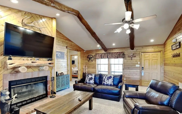 4 Bears 1 Cave by Ryson Vacation Rentals