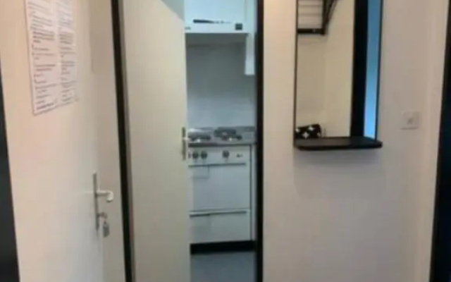 Lovely 1-bedroom vacation studio apartment with pool and sauna