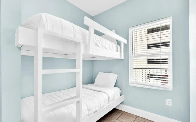 Laketown Wharf 331