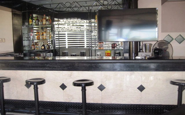 Alicia Hotel & Restaurant