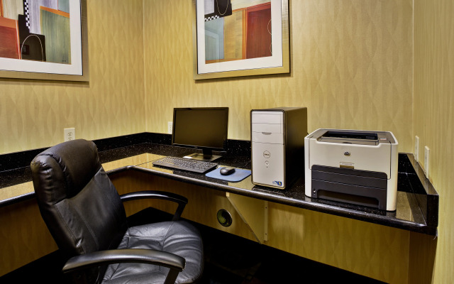 Holiday Inn Express Hotel & Suites Woodhaven by IHG