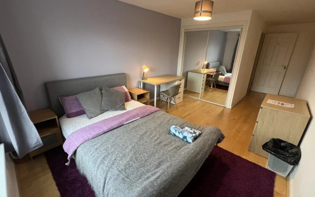 Spacious Modern 2BR Apartment Near City Center