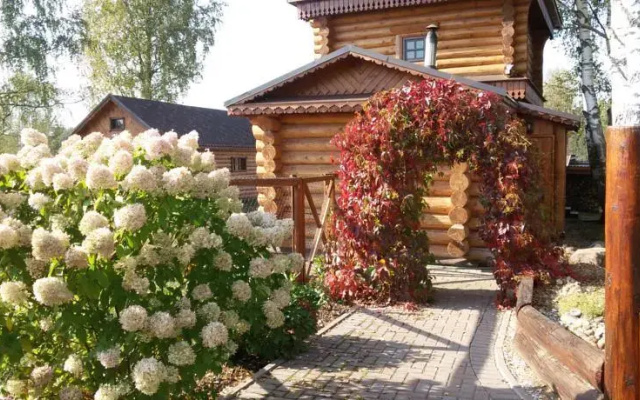 На Озере С Конюшней