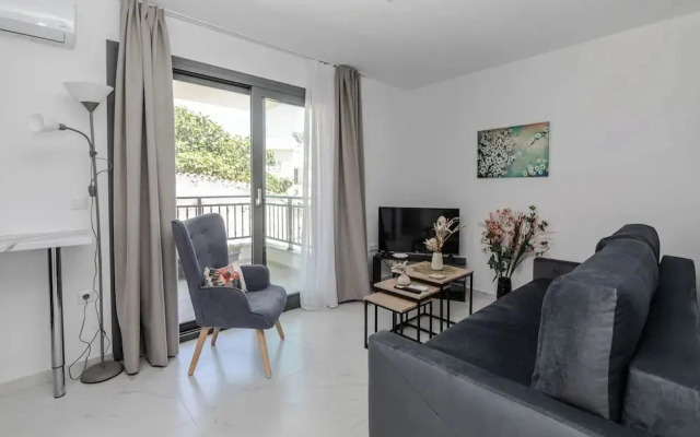 Phaedrus Living: Skiathos Luxury Residences Blu
