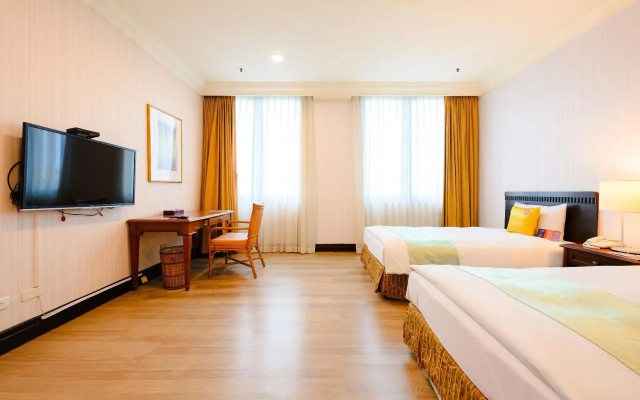 Wei-Yat Grand Hotel