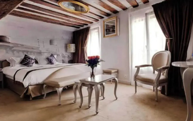 Confidential Room 1, a Stone's Throw From the Louvre