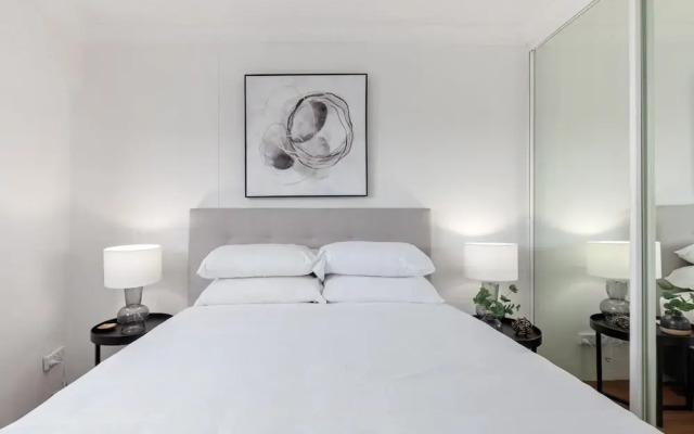 Bright 2-bed Surry Hills Apartment With Balcony