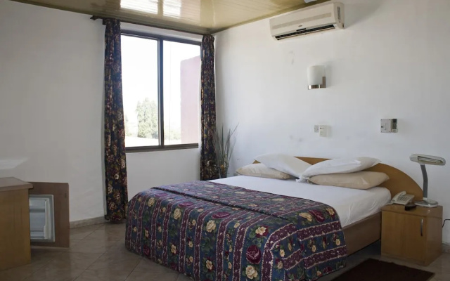 Kesdem Hotel