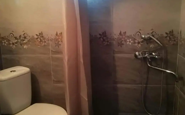 Nikoloz Guesthouse