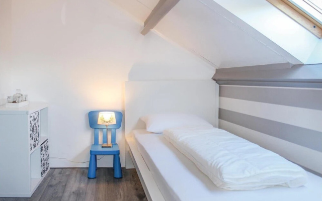 Stunning Home in Bruinisse With 3 Bedrooms and Wifi