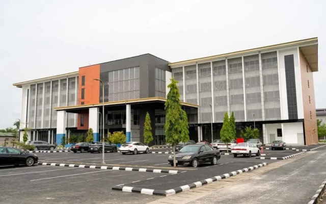 Julirose Hotel and Suites