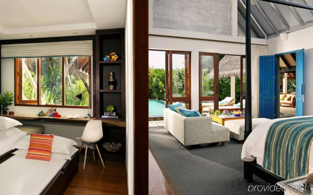Four Seasons Resort Maldives at Landaa Giraavaru