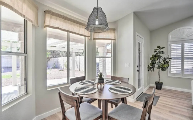 Pool, Putting Green & Furnished Patio: Phoenix Gem