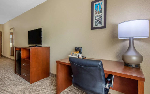 Comfort Inn & Suites McComb