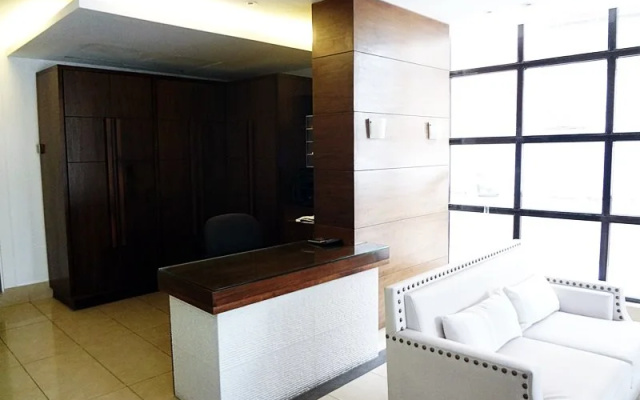 Granada Suites Hotel