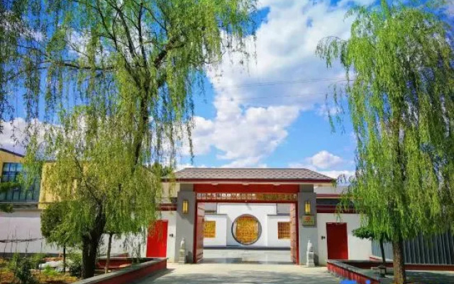 Yunmeng Linshu Villa Hotel