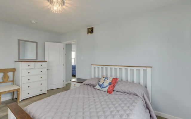 Sunny Seaside Heights Retreat: Walkable Location!