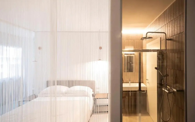Alkamuri Posh Hotel Spa - 102 Suite Deluxe
