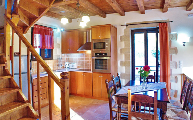Villa Zara in Plaka With 3 Bedrooms and 3 Bathrooms