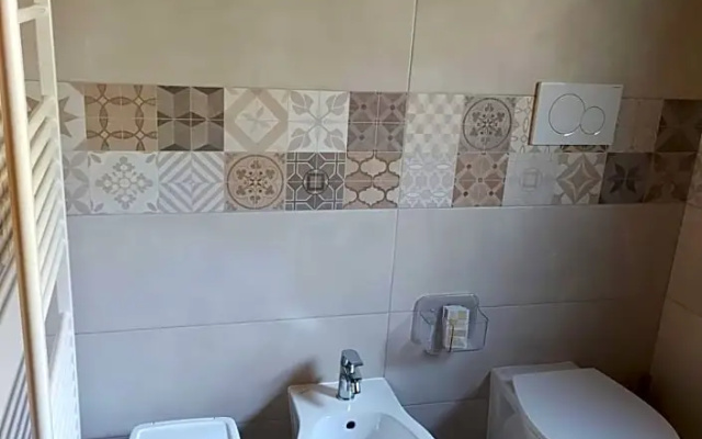 La Casa Sull'aia,AV