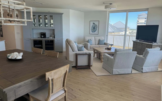 Beachfront Penthouse With Gulf Views