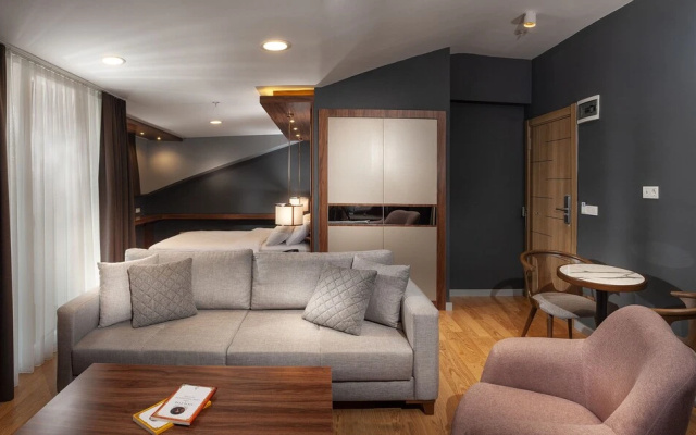 Отель Vitabella Suites