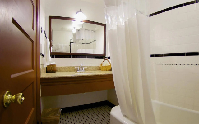 Historic Plains Hotel