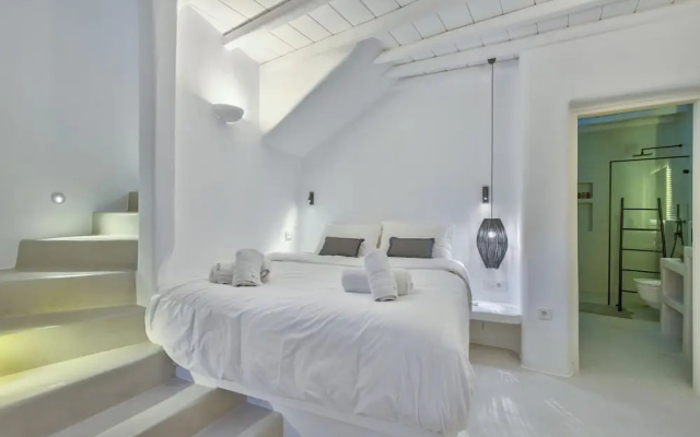 Mykonian Mews