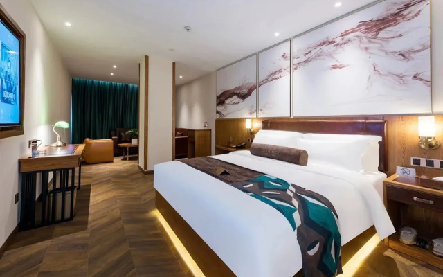 James Joyce Coffetel Hotel (Beijing Xiaohongmen subway station)