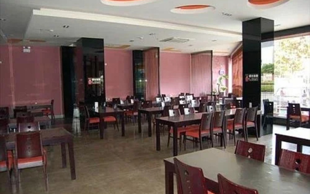 Foreverinns Hotel