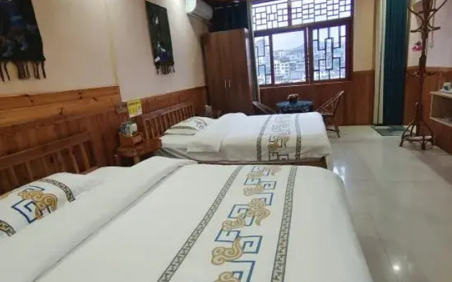 Longmen Inn