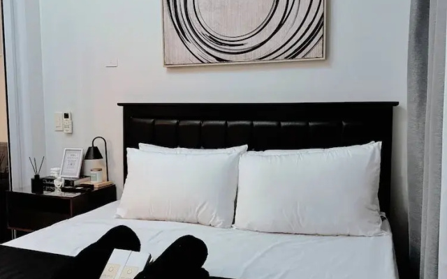 Stunning 42nd Floor Apt With Netflix