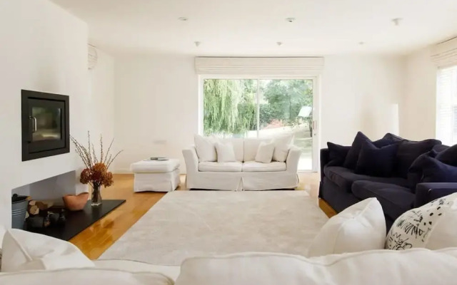 Secluded Rural Retreat Close to Beach - Sleeps 12