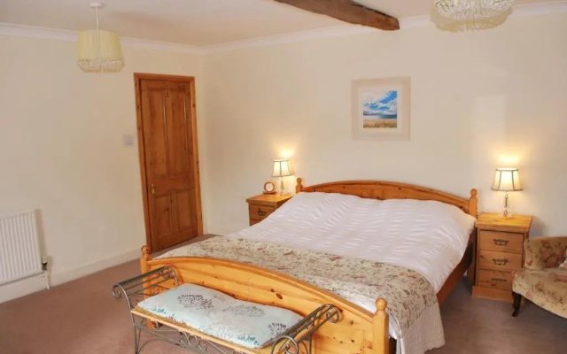 Burnlee House Apartment