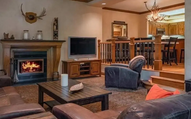 Beaver Creek Village Ski In, Ski Out 4 Bedroom